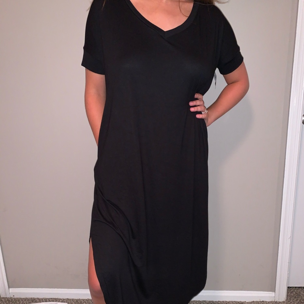 Black T Shirt Midi Dress with Pockets